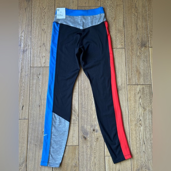 NEW Nike One Women’s Tight Fit Mid Rise 7/8 Length Colorblock Leggings size XS - Picture 7 of 10